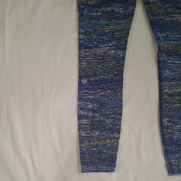 Lululemon Athletica Blue and Green Patterned Leggings Size 6 - Picture 11 of 12